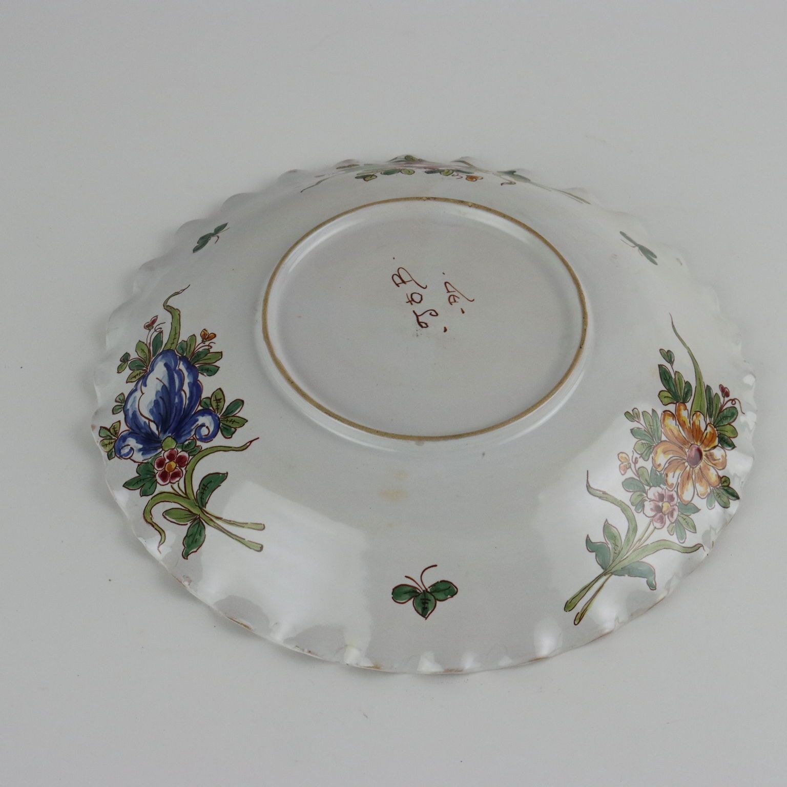 photo furniture Antieke schaal, majolica, man. Boselli Savona Italië 19e eeuw