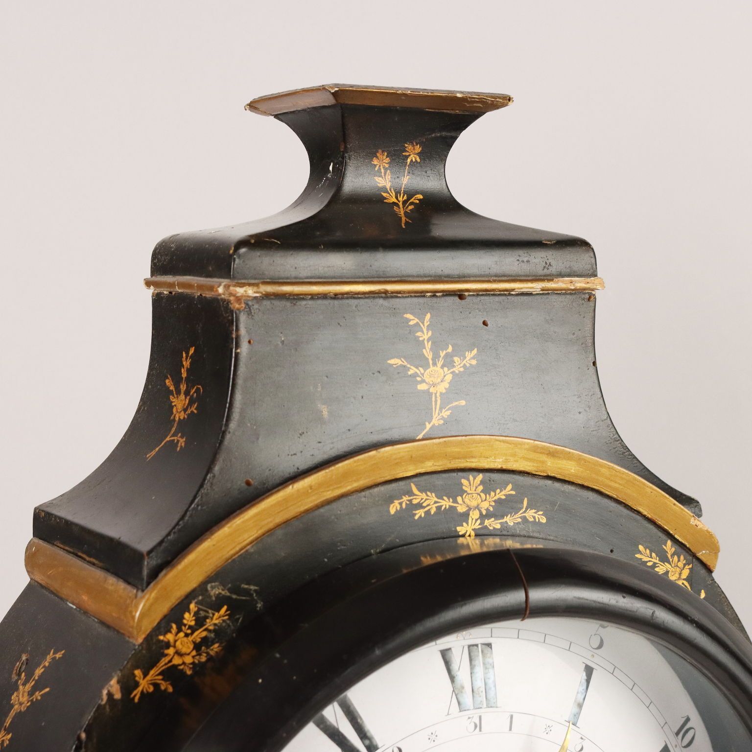 Antieke Neuchateloise Slingerklok Bronzen Decoraties '800 photo 2030.0