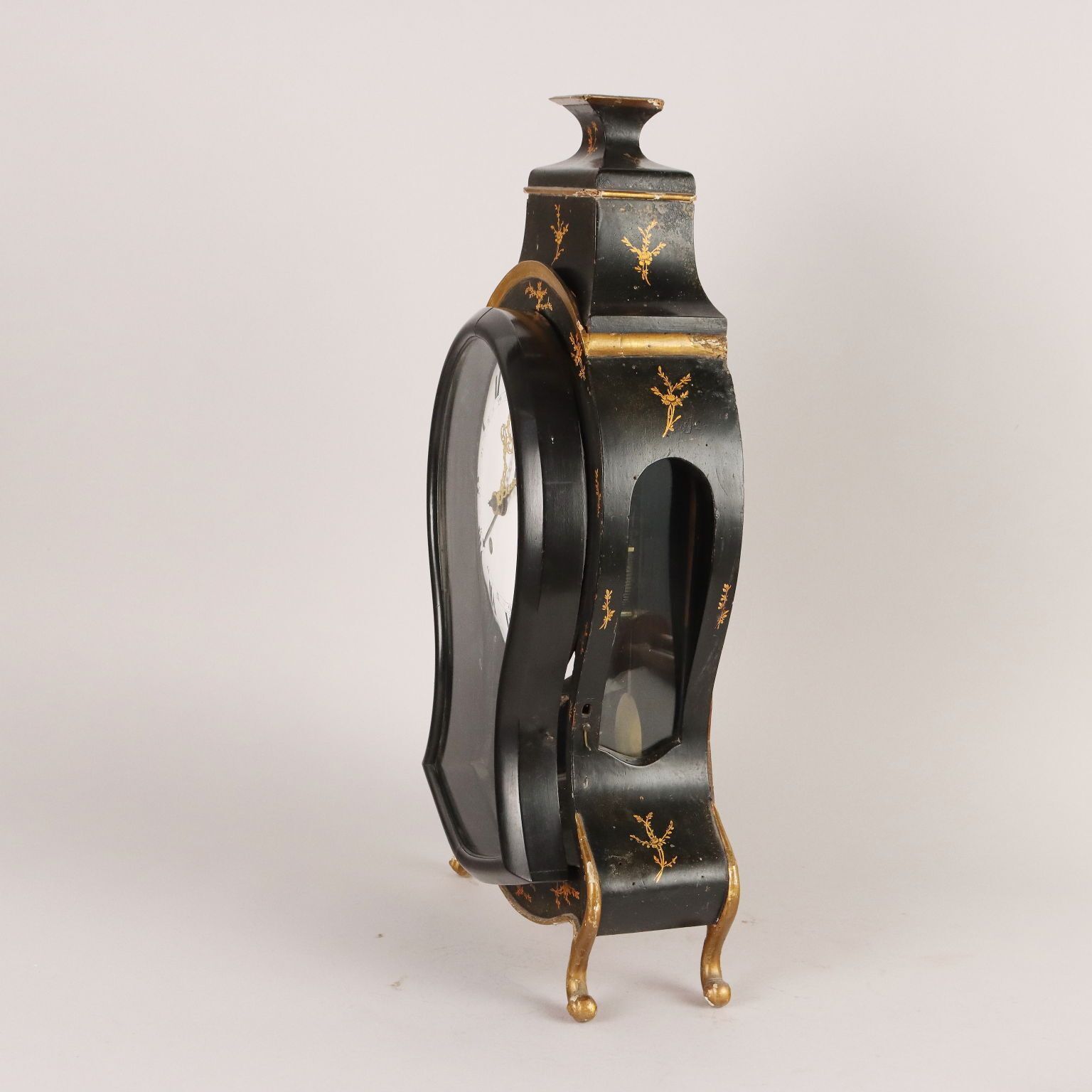 Pendule neuchâteloise d'époque, décors en bronze, '800 photo vinterior