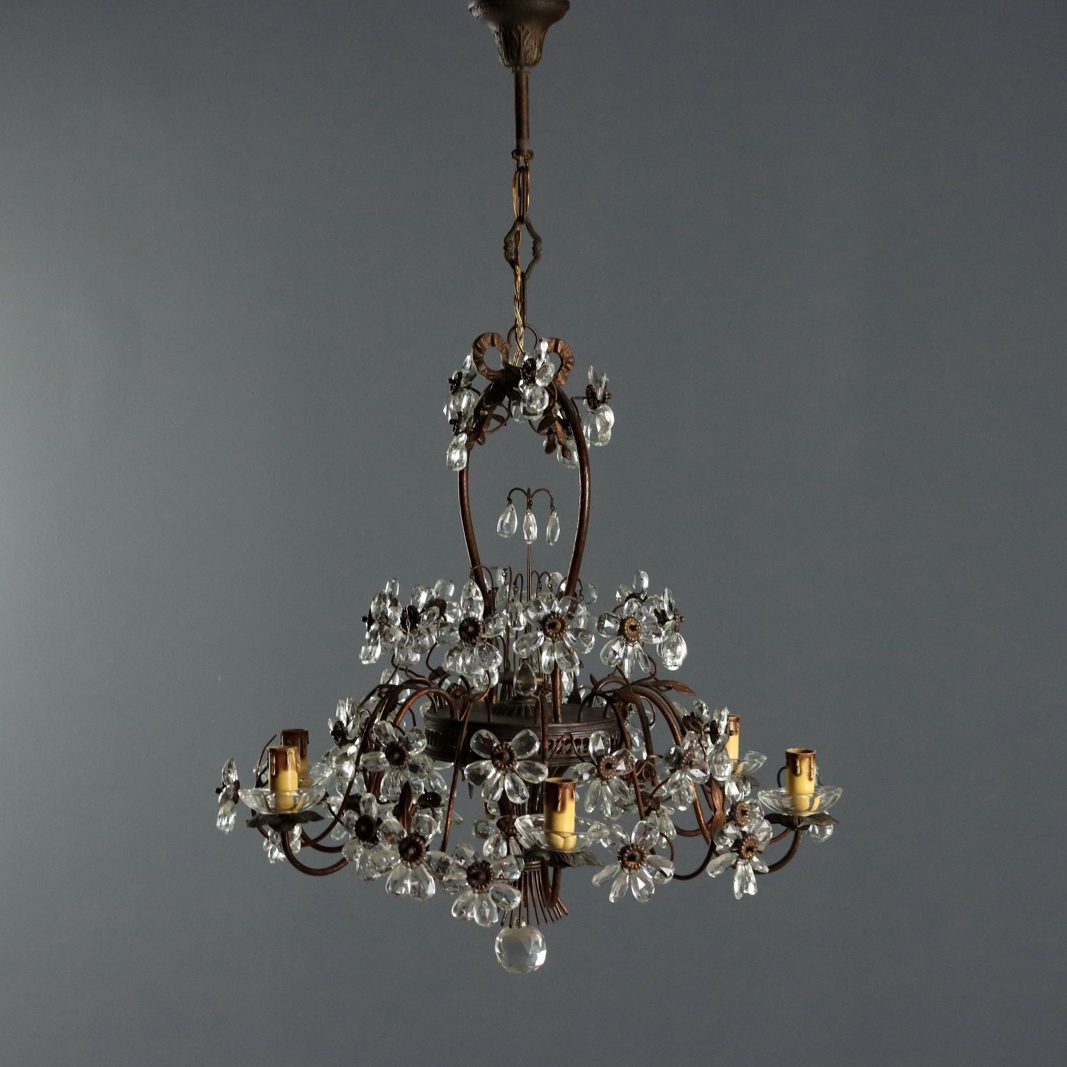 Lustre en métal finition cuivre et verre, six lumières