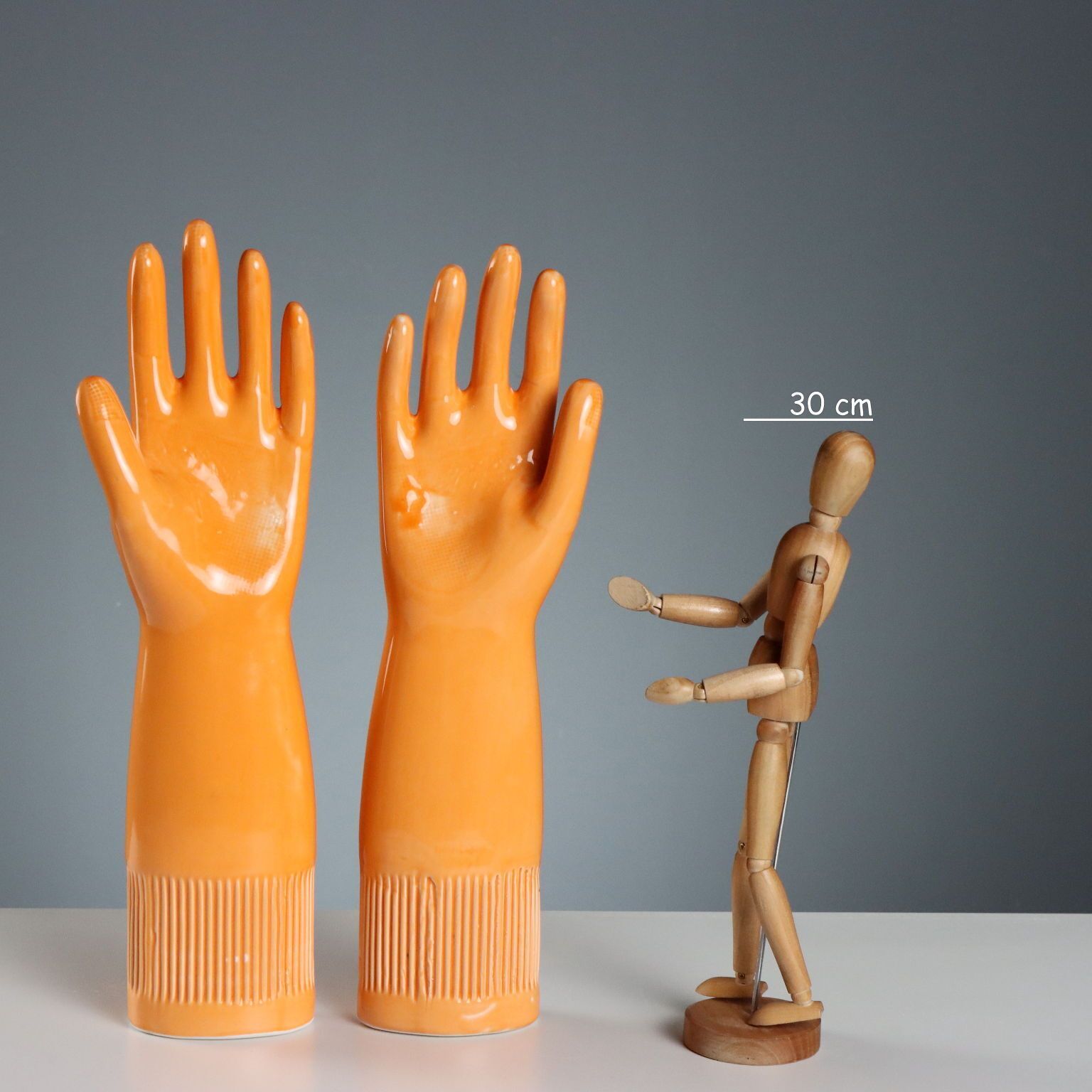 Vintage Pirelli porseleinen handschoenvormen Lungavilla Italië jaren 1980 photo furniture