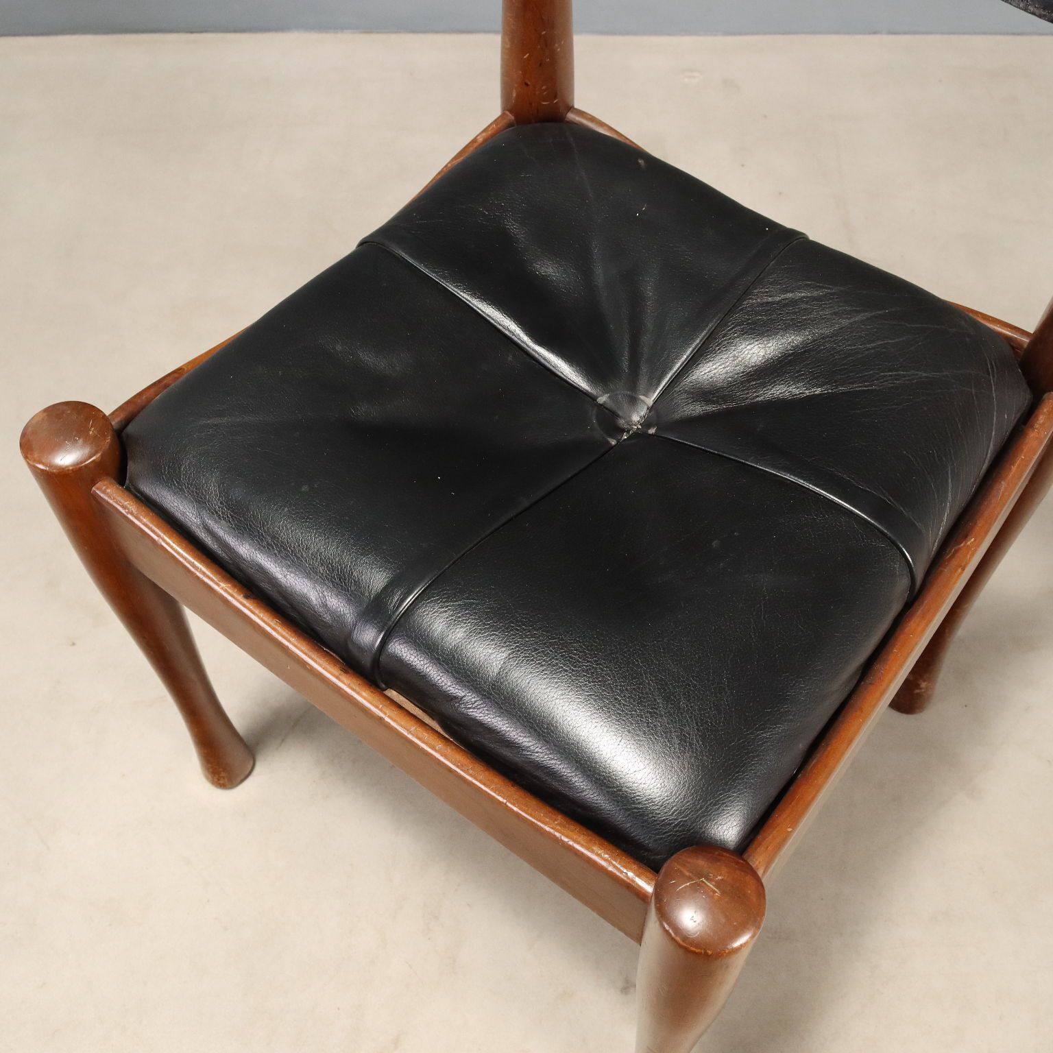 photo furniture Zes stoelen uit de jaren 1970 van Silvio Coppola voor Bernini