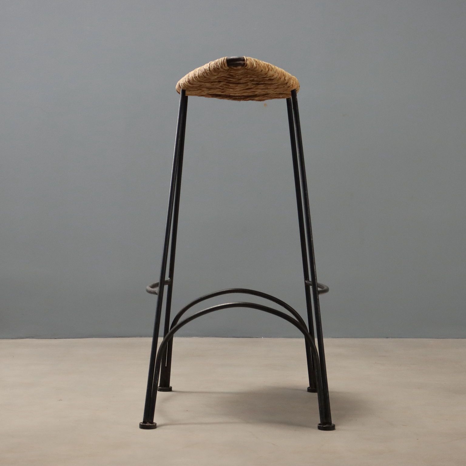 photo furniture 'Banana' Stool van Tom Dixon voor Cappellini