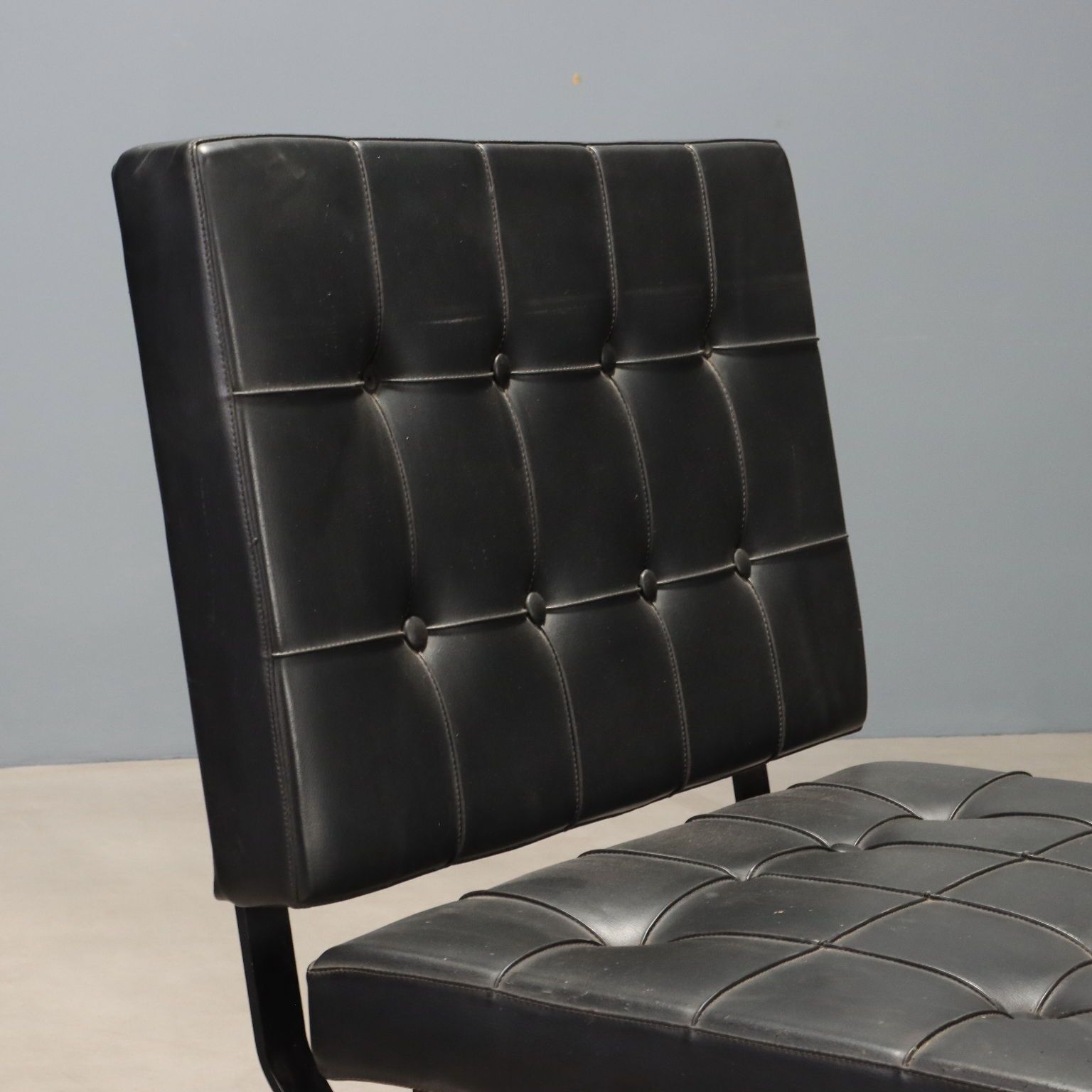 Vintage Fauteuil Metalen Frame Zwart Kunstleer Design Italië jaren 1970 photo Meubels
