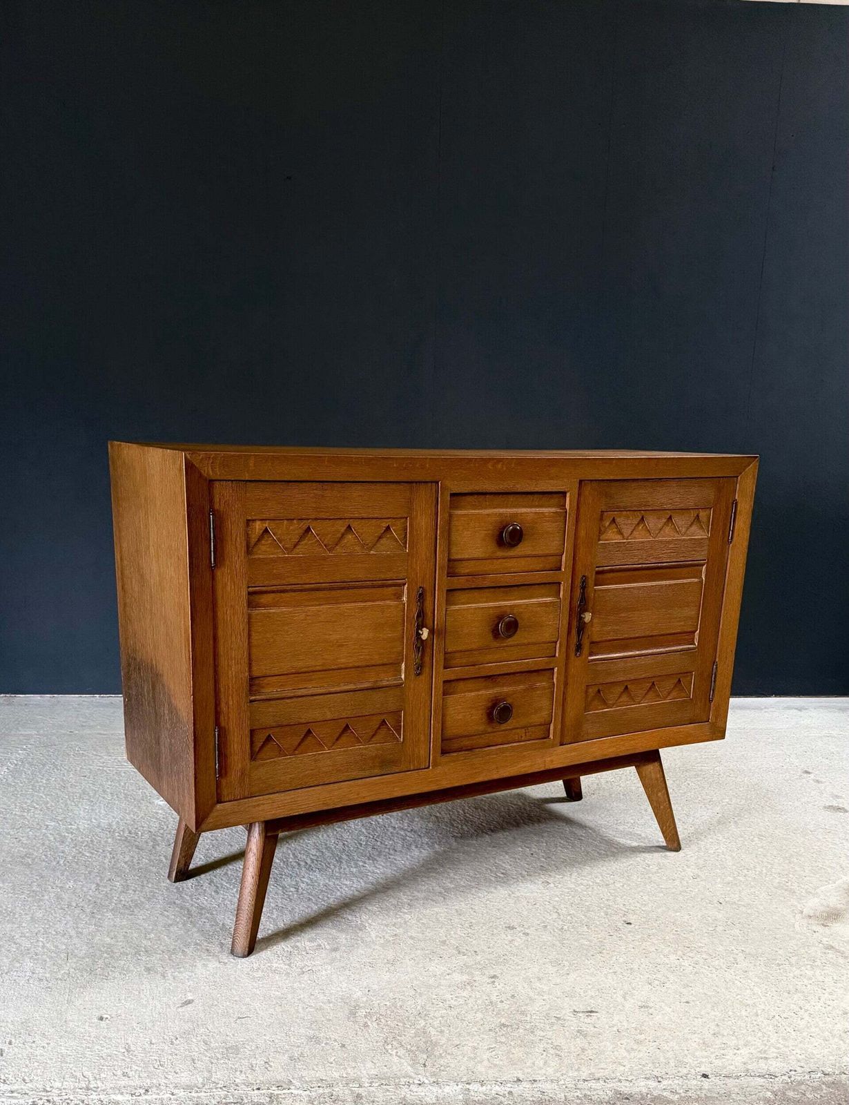 Reconstruction Modernist Design eikenhouten kast, Frankrijk, jaren 1940 photo furniture