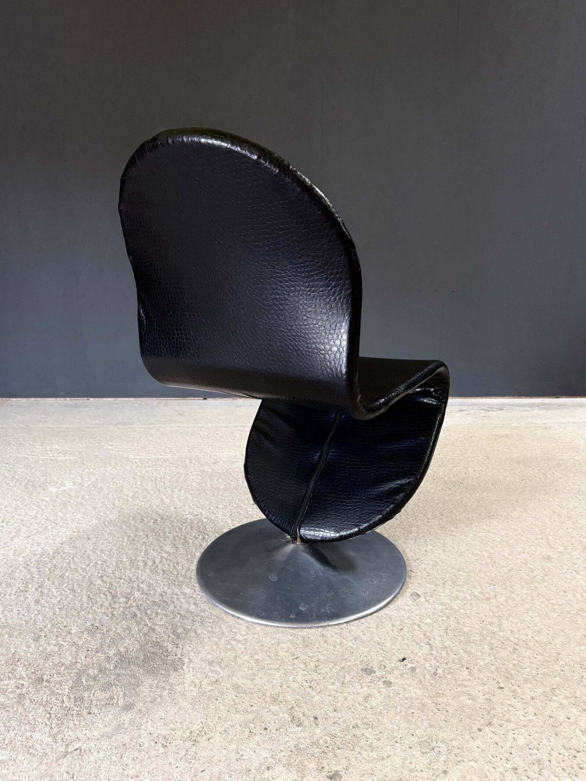 2600.0 Mcm Design System 123 Dining Chairs By Verner Panton For Fritz Hansen photo