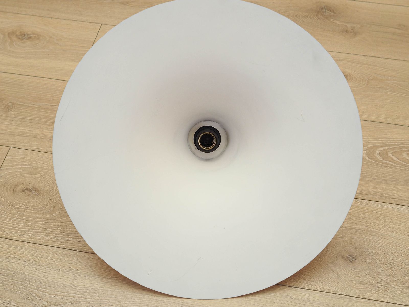 photo furniture Deense Hanglamp Ca. Jaren 1960 Met Oranje Metalen Kap In Scandinavisch Modern Stijl