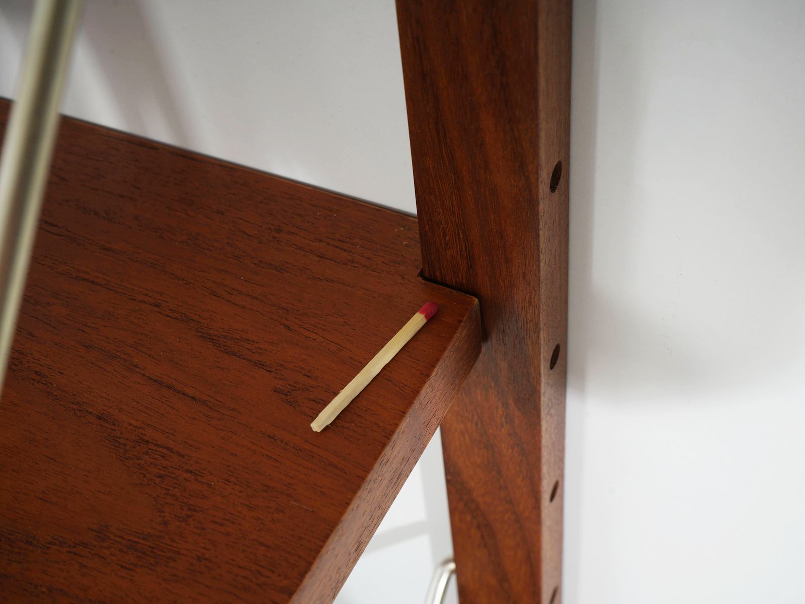 1449.0 Deens teakfineer modulair wandrekken systeem ca. jaren 1970, vijf verstelbare planken photo