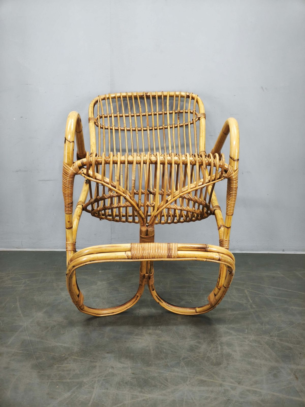 Fauteuil de salon en rotin Tito Agnoli, années 1950 photo furniture