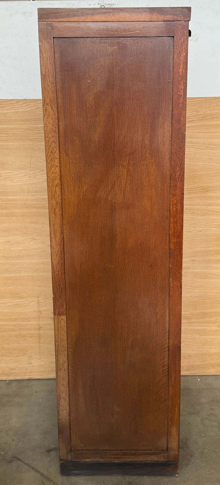 Classeur à rideau tambour d'époque en bois avec plateaux coulissants pour documents photo vintage