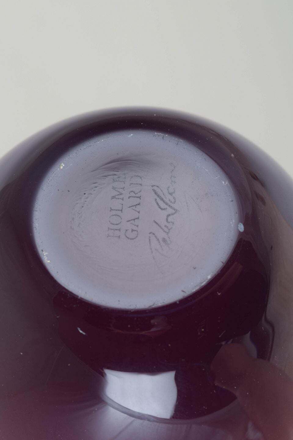 Vase « Cocoon » Holmegaard en verre violet profond, par Peter Svarrer, fin du XXe siècle photo Décoration