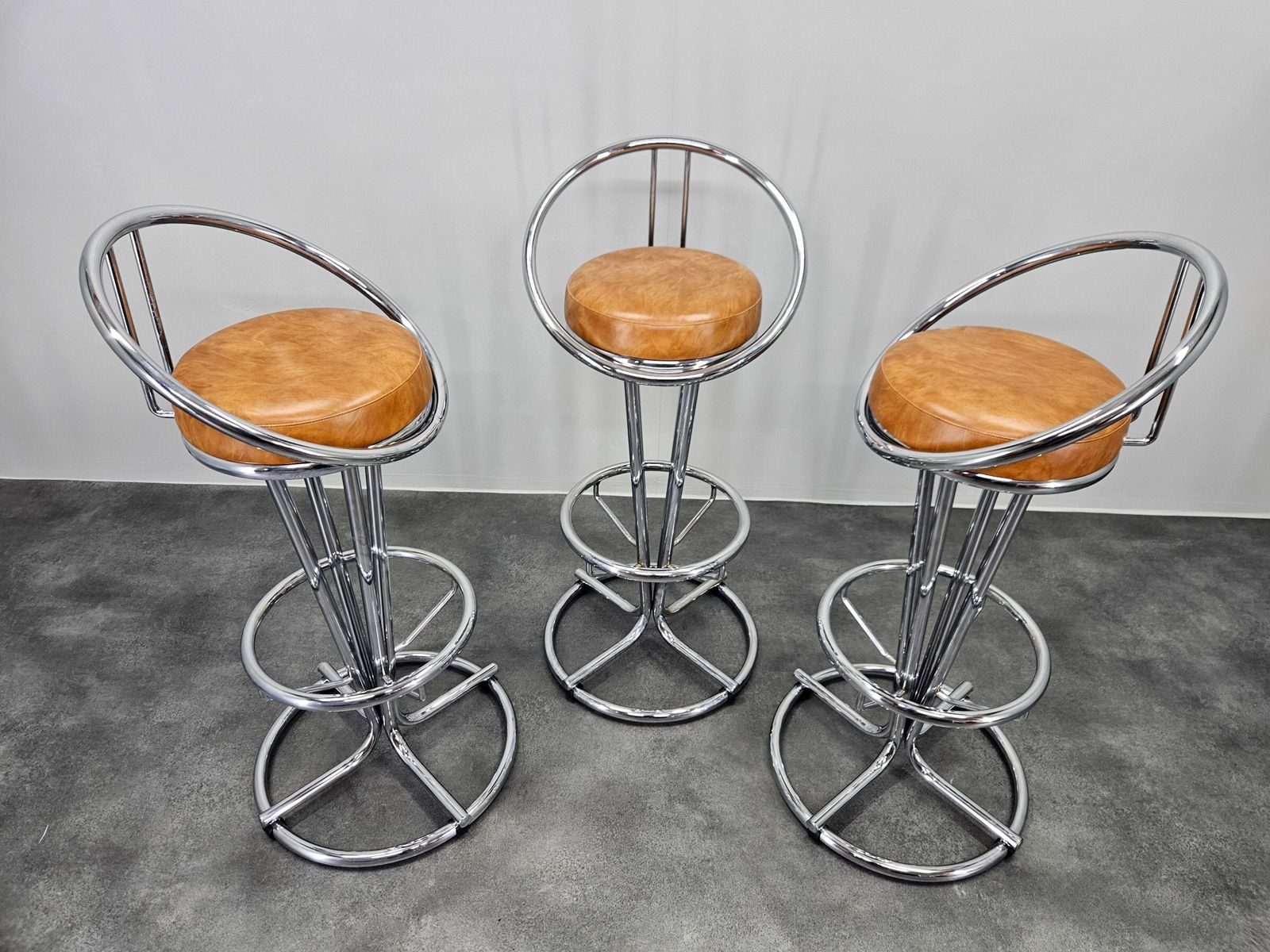 Ensemble de trois tabourets de bar mid-century, Space Age, Italie, 1970. photo vintage