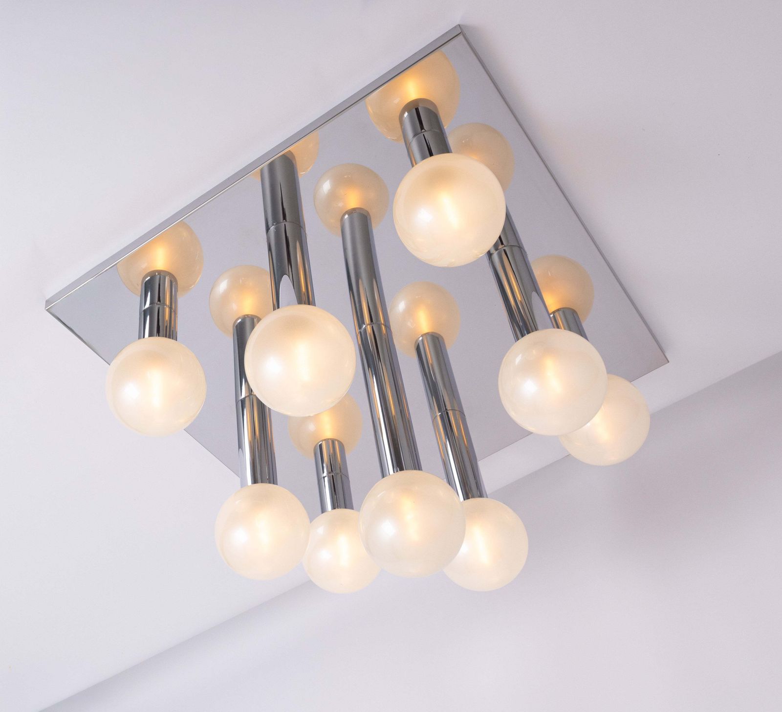 2 X Large Flushmount, Design Motoko Ishii, Chrome en Perlmut, Staff, jaren 1970 photo buy
