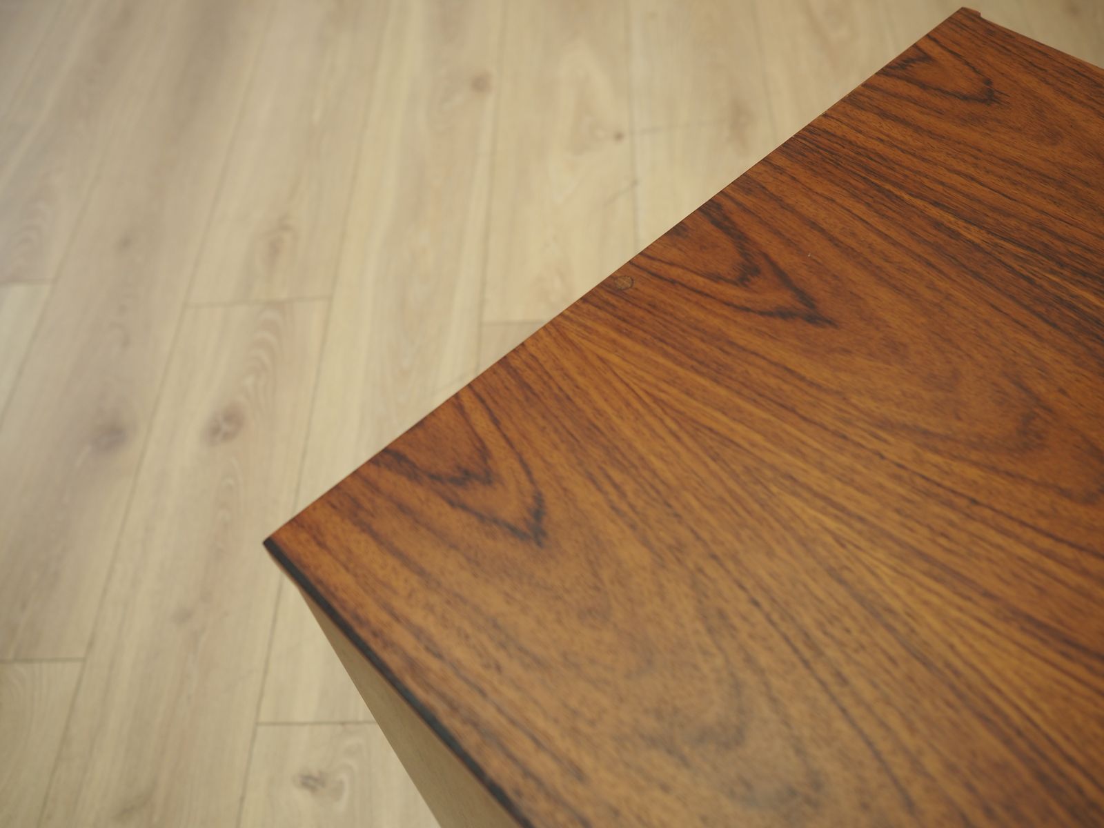 739.0 Deens kabinet met verstelbare plank, jaren 1970 photo