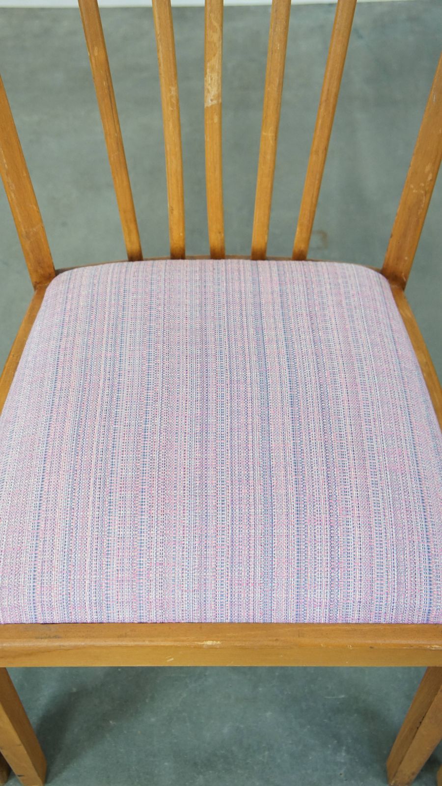 Set van vier vintage eetkamerstoelen uit de jaren 1970 met stoffen zitting en houten frame photo 873.0