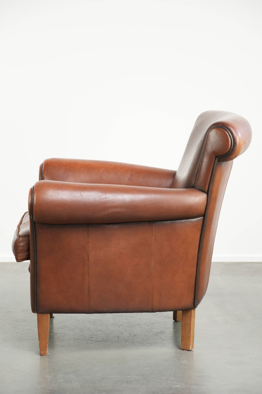 Timeless Armchair Made Of Sheepskin With A Beautiful English Look photo 834.0