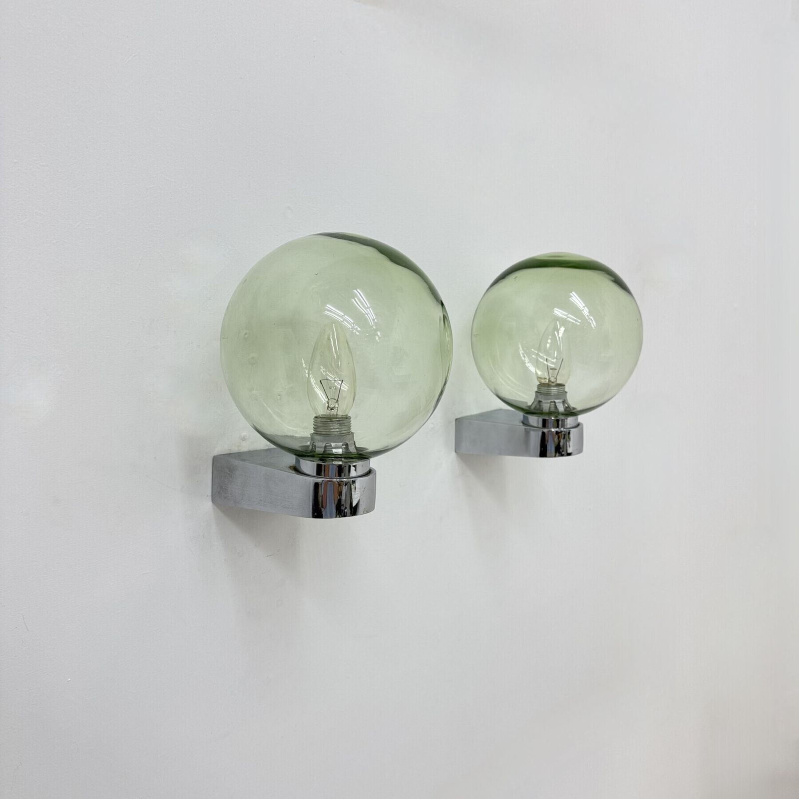 photo vintage Applique murale mid-century en verre vert et chrome, années 1970
