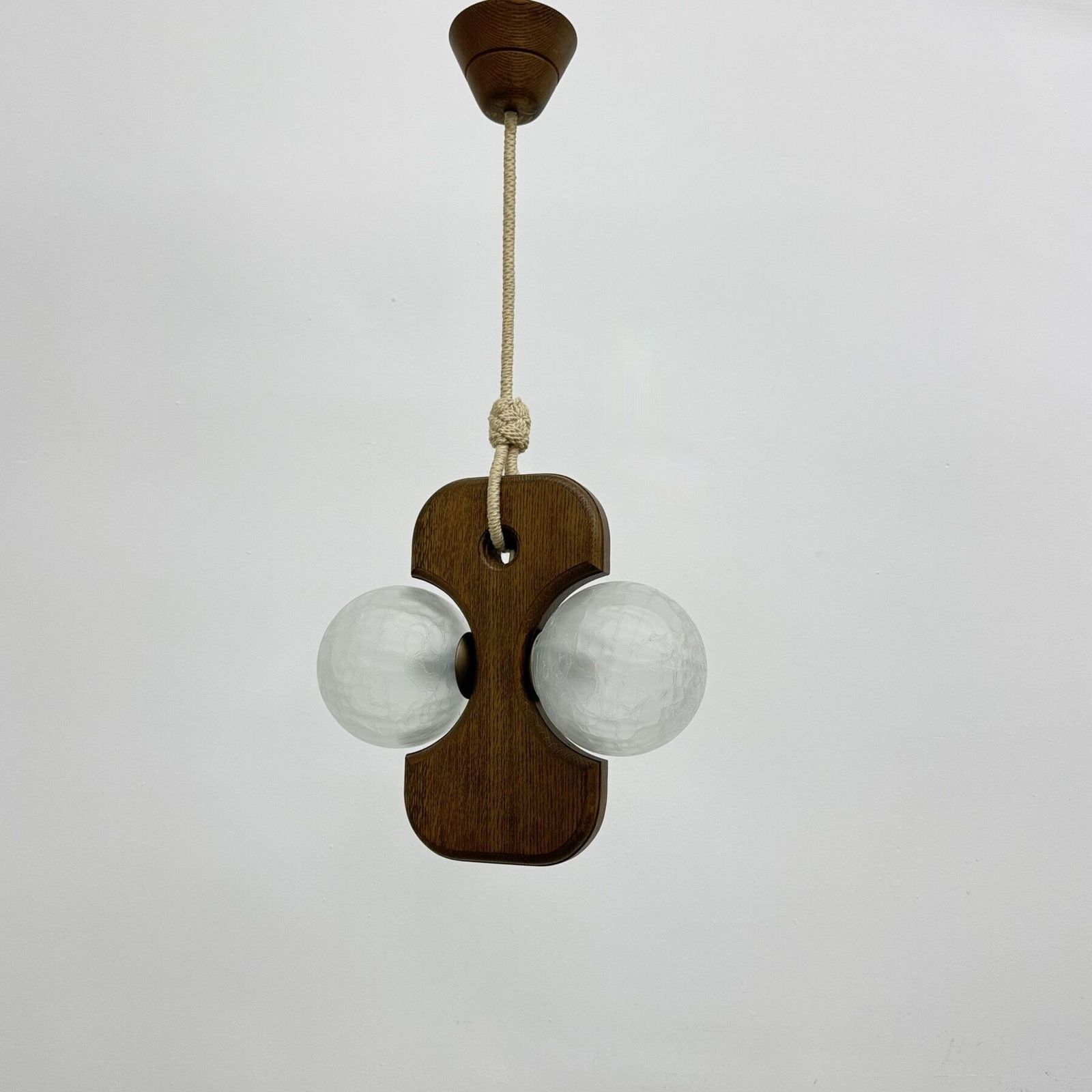 Suspension mid-century en bois Temde Leuchten aux globes en verre, années 1970 photo buy