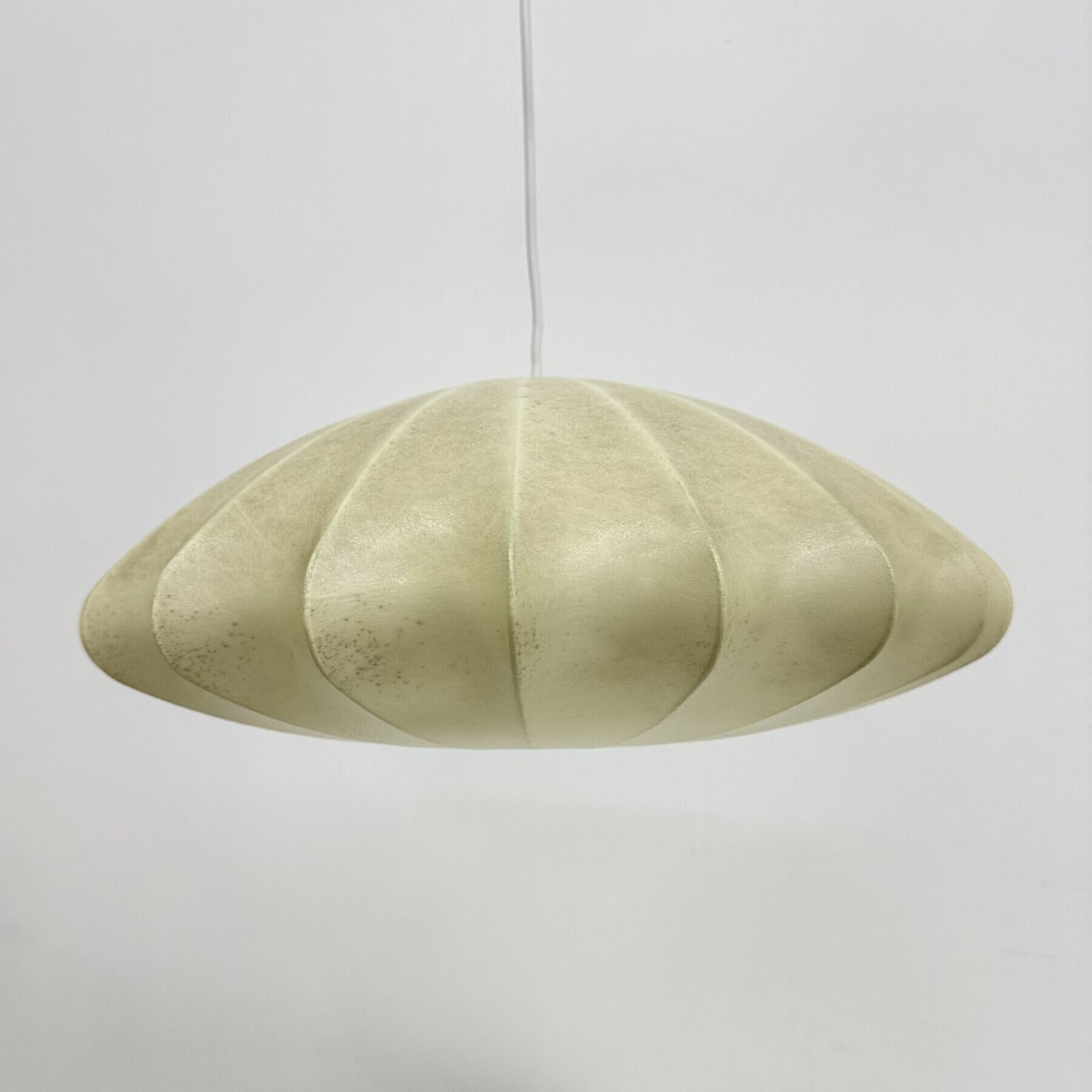 photo vintage Suspension Cocoon mid-century modern par Friedel Wauer pour Goldkant Leuchten, années 1960