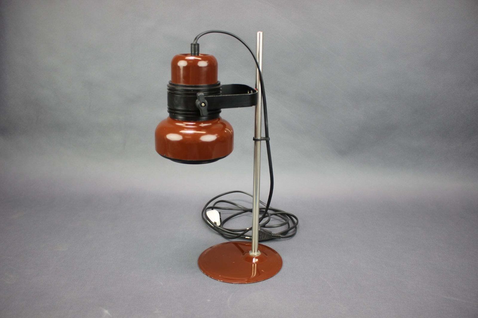 Hongaarse Space Age tafellamp uit de jaren 1970 in bruin emaille photo vinterior