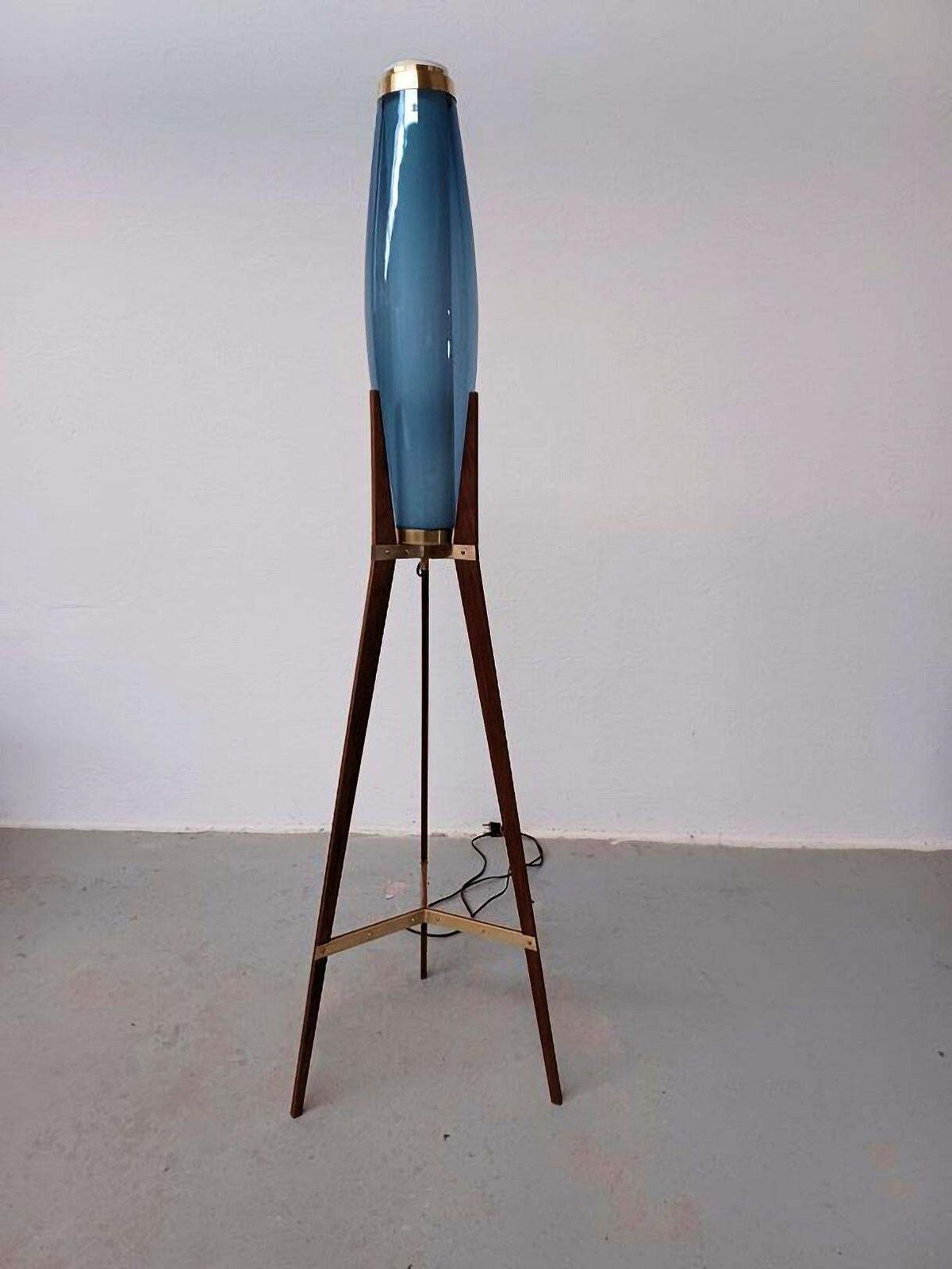 Lampadaire Svend Aage Holm Sørensen « Rocket » en verre opalin soufflé à la bouche, années 1950 photo furniture