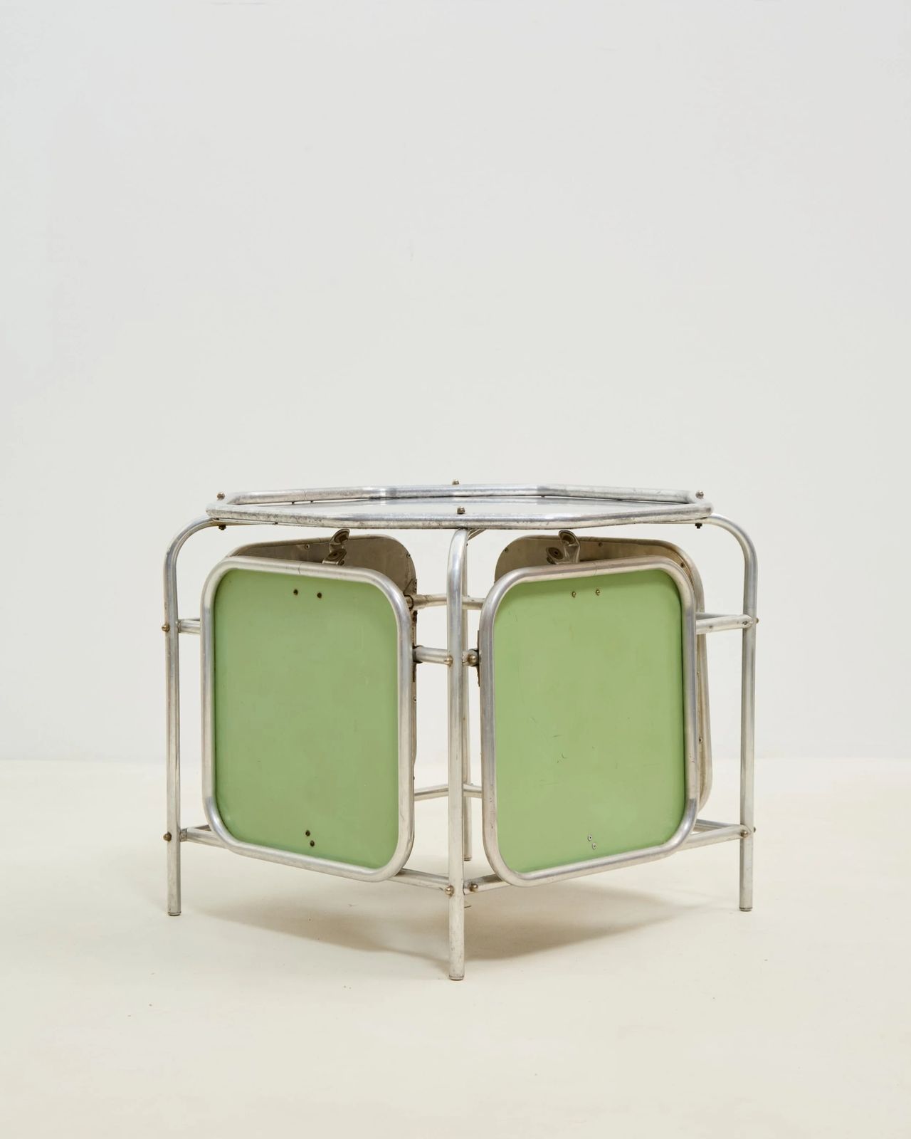 Pistachiokleurige picknicktafel, jaren 1950 photo furniture