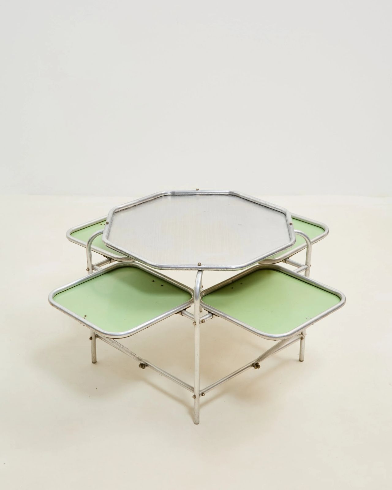Pistachiokleurige picknicktafel, jaren 1950 photo Meubels