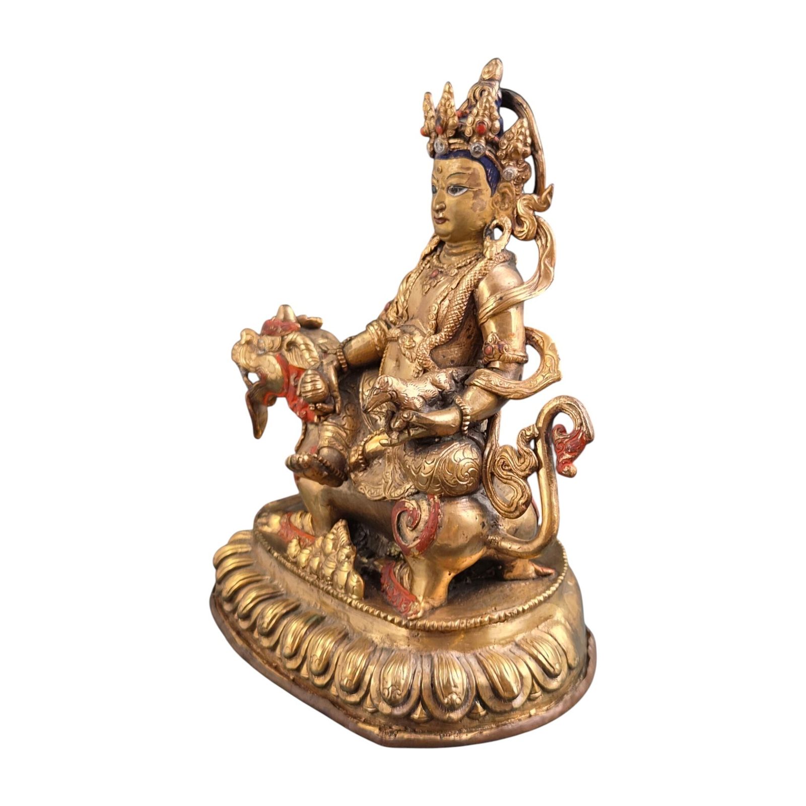 Groot Sino-Tibetaans verguld bronzen Jambhala op een beschilderde leeuw, ca. 1900-1950 photo Woonaccessoires