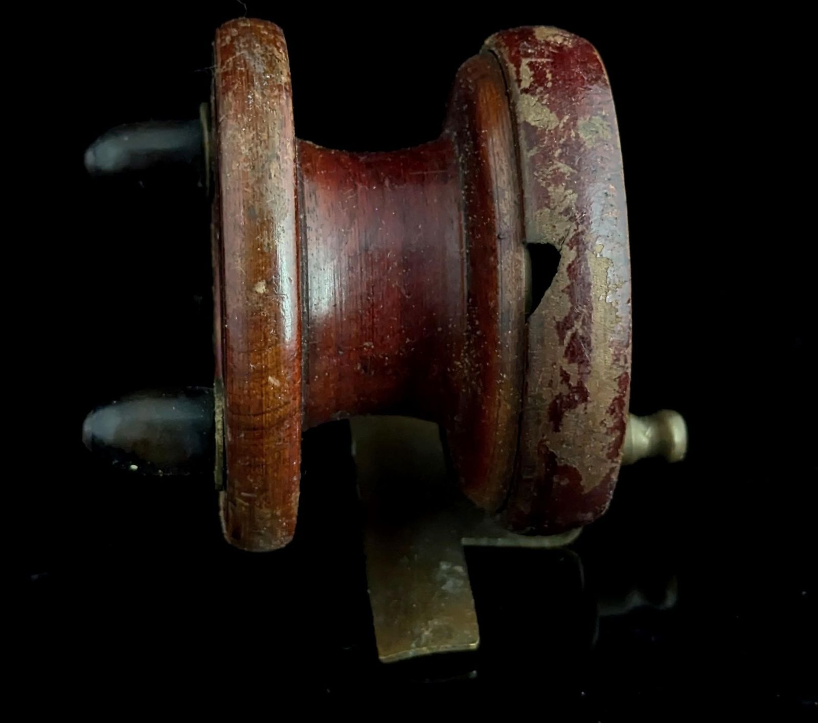 Moulinet de pêche d'époque Allcocks, tambour large en bois et laiton photo for sale