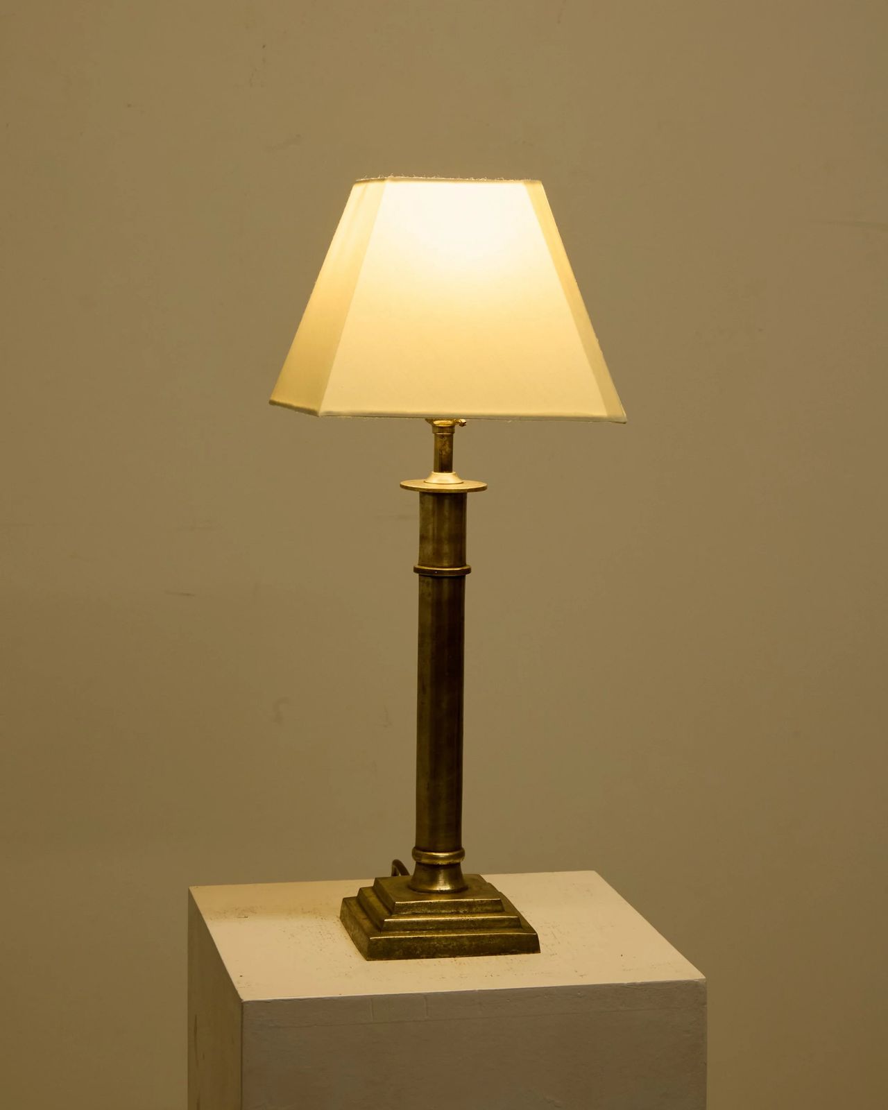Nikkel kolomlamp, ca. jaren 1950 photo 295.0