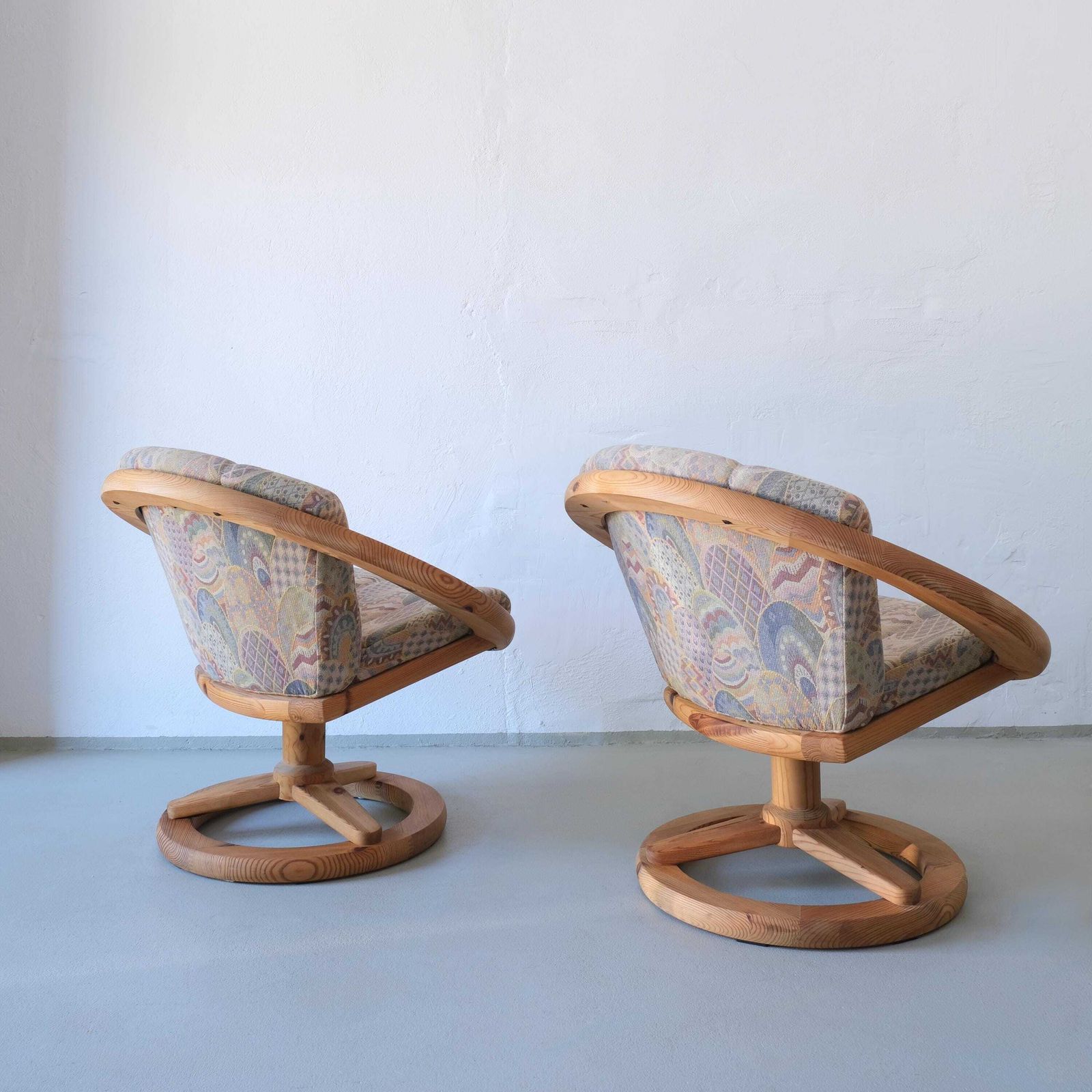 2 Scandinavaanse Grenen Draaistoelen | 1980s. photo 3765.0