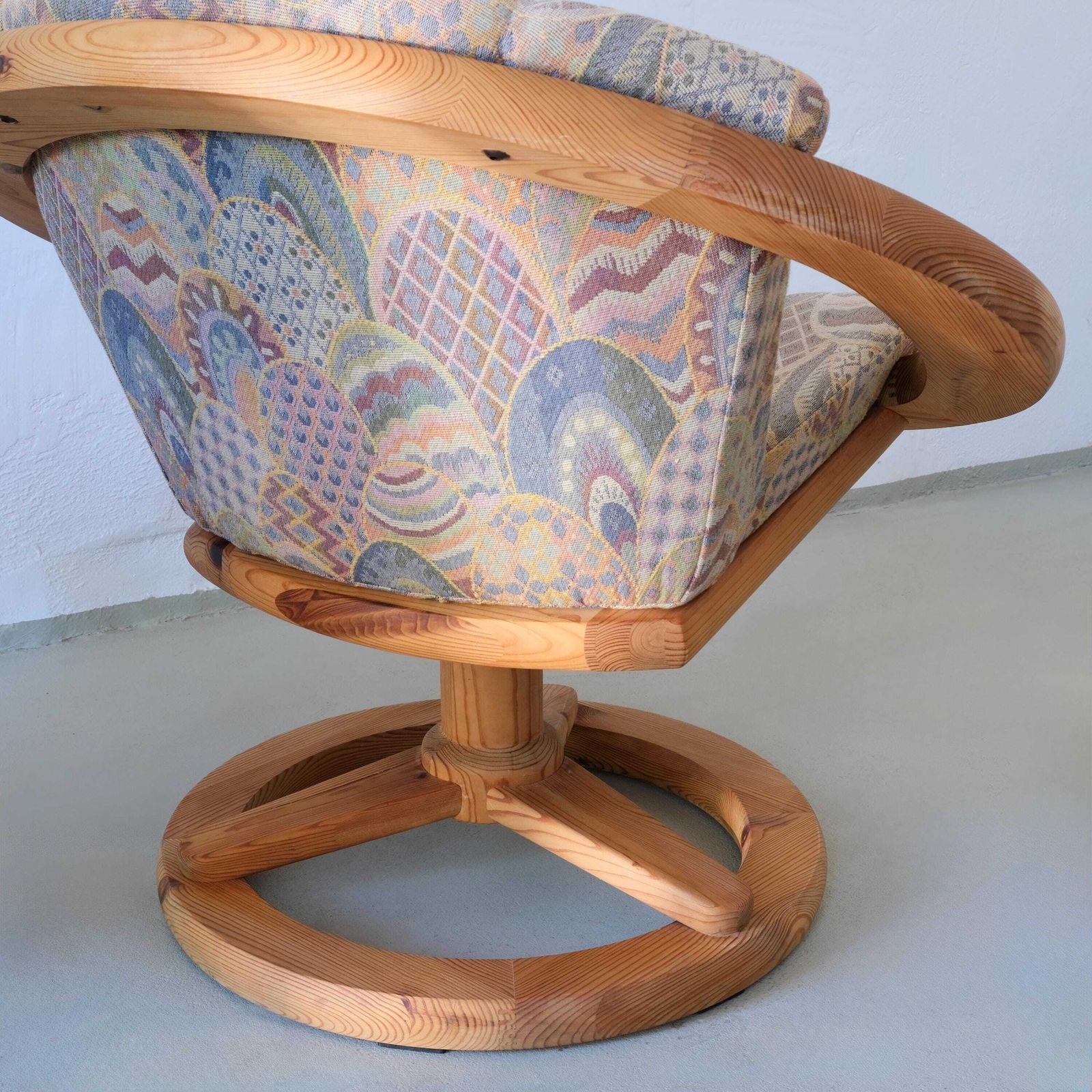2 Scandinavaanse Grenen Draaistoelen | 1980s. photo buy