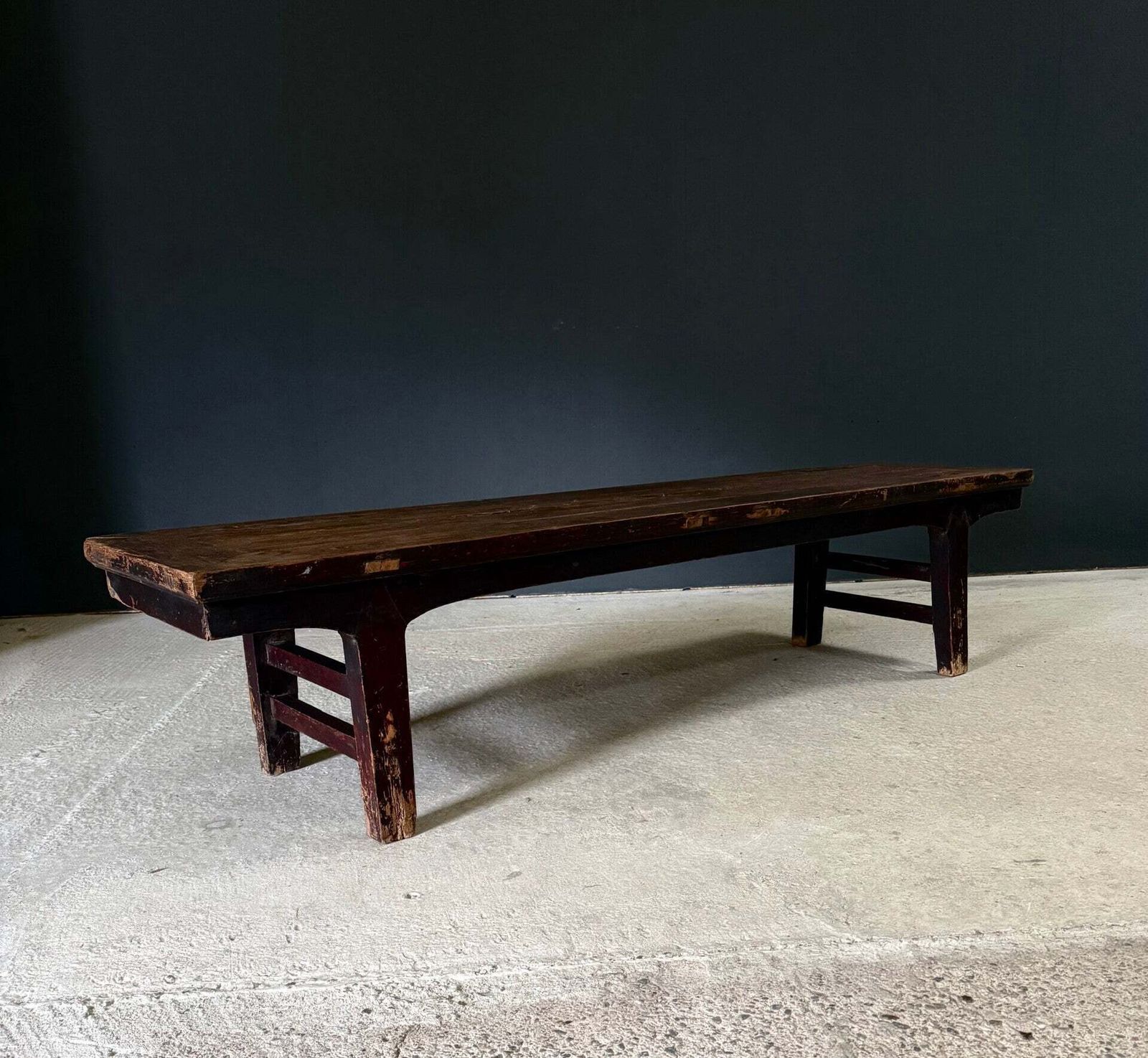 Qing Dynasty Design salontafel of bank, China ca. jaren 1920