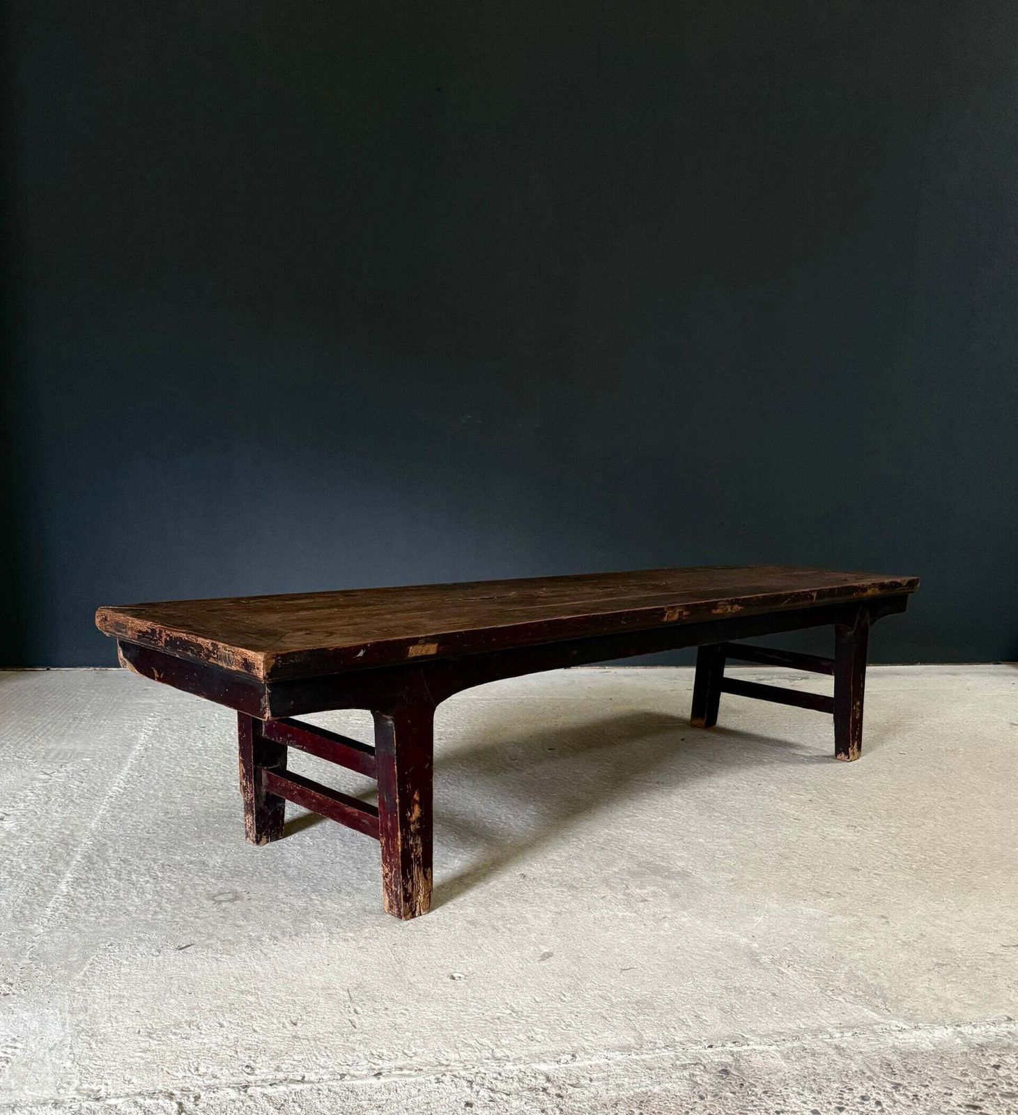 Qing Dynasty Design salontafel of bank, China ca. jaren 1920 photo Meubels