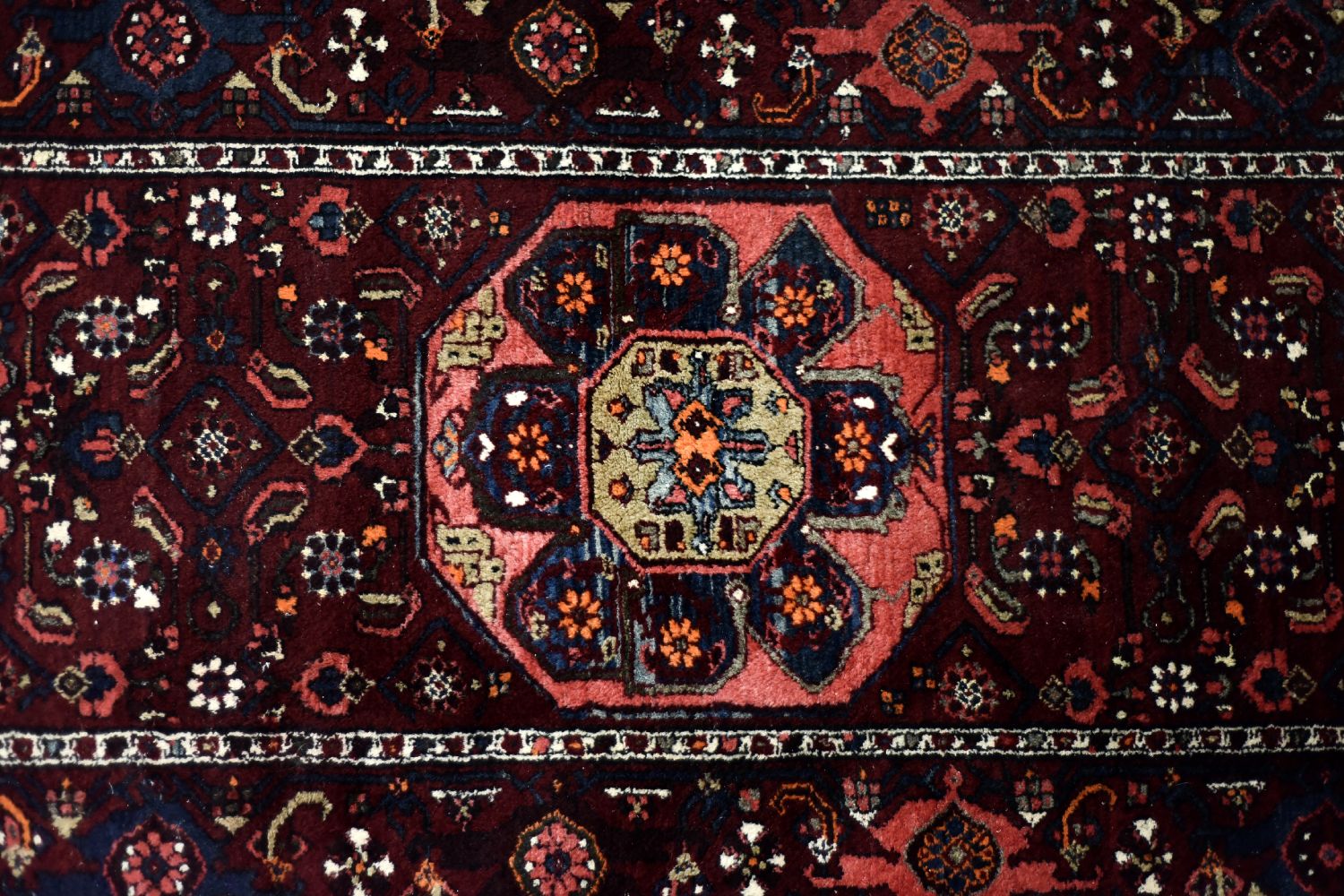 Woonaccessoires Met de hand geweven Midden-Oosters oriëntaals Hamadan-tapijt, jaren 1960 photo
