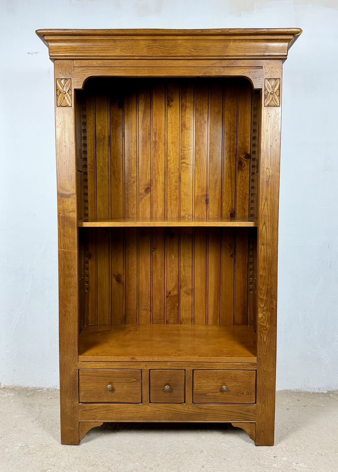 Spaanse eiken boekenkast met lades, ca. jaren 1950 photo Meubels