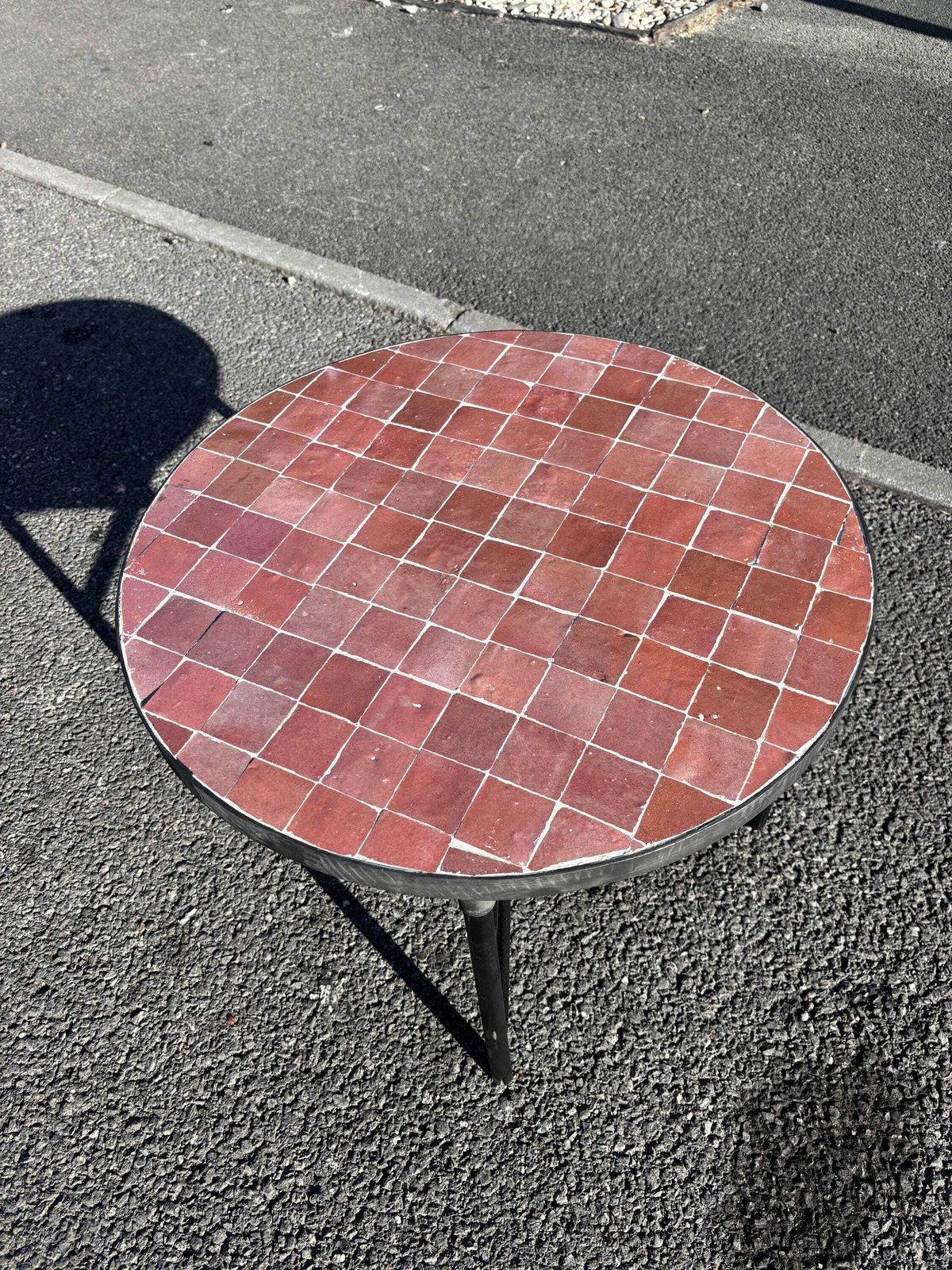 Table basse marocaine en zellige terracotta, table ronde en mosaïque faite main, carreaux rouge rouille, mobilier Boho photo furniture