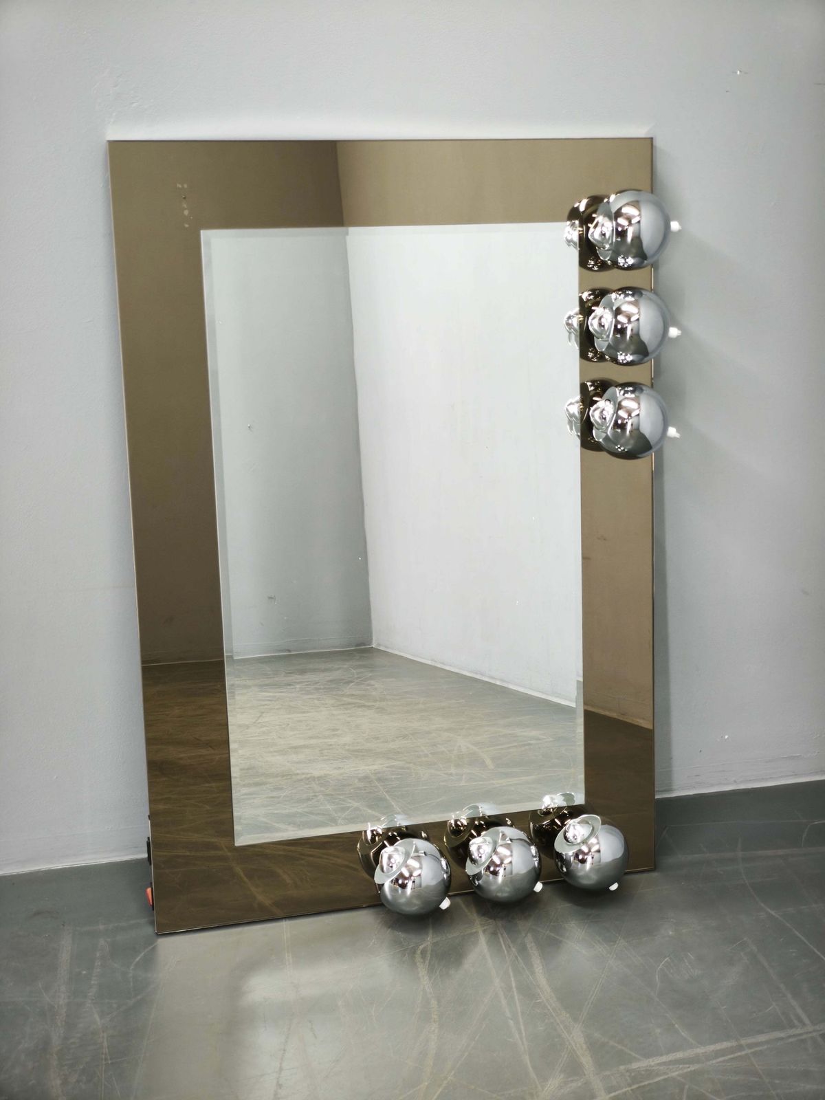 Miroir Space Age italien à six spots chromés orientables, années 1970 photo furniture
