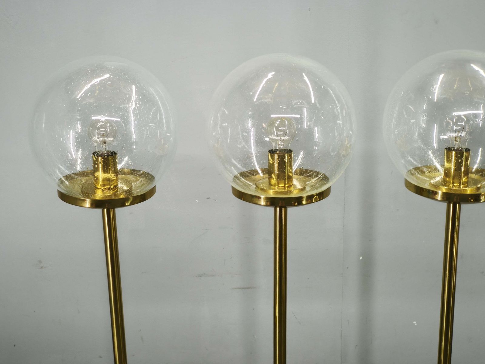 photo vintage Set van 4 Space Age vloerlampen van messing en bubbelglas, Kamenický Šenov, jaren 1970