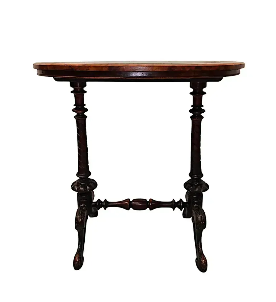 Fraaie kleine bijzettafel of lamptafel in wortelwalnoot, 19e eeuw, met lederen inleg photo 1415.0