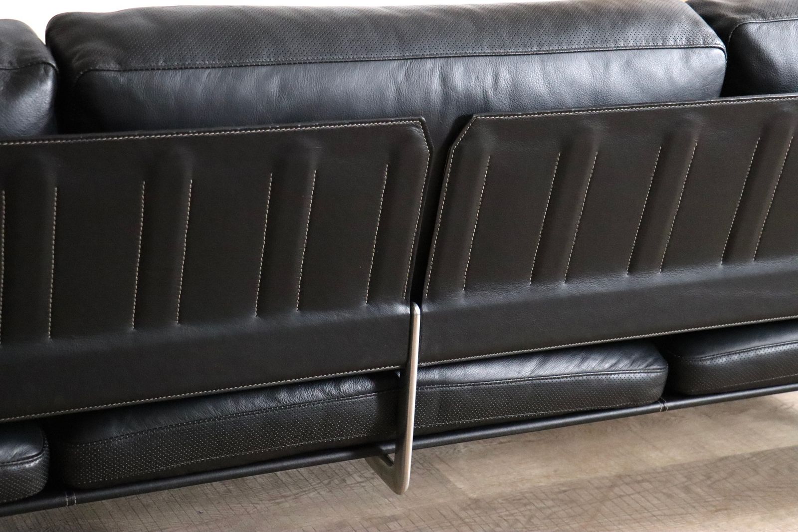 Diesis Three Seater Sofa in Black Leather by Antonio Citterio for B&B Italia, 1970s photo Meubels
