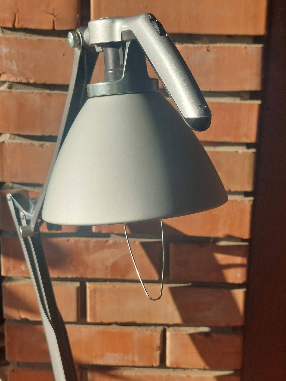 Architectenlamp, Luceplan Fortebraccio van Alberto Meda, Paolo Rizzatto, Italiaanse designer anglepoise tafellamp, Italië, jaren 90 photo furniture