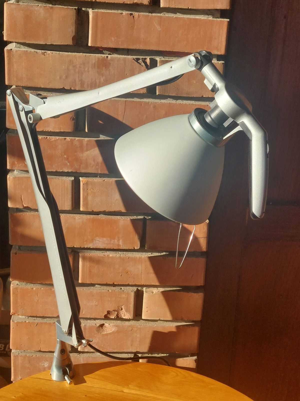 Architectenlamp, Luceplan Fortebraccio van Alberto Meda, Paolo Rizzatto, Italiaanse designer anglepoise tafellamp, Italië, jaren 90 photo vinterior