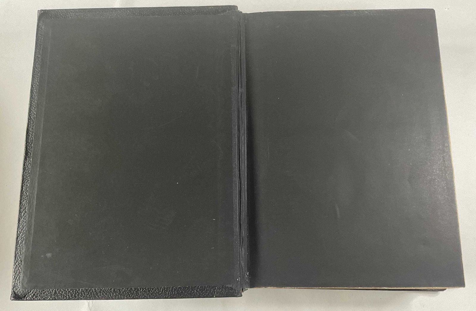 Good Quality Victorian Family Bible Circa 1860–1870 With Blank Family Register photo vinterior