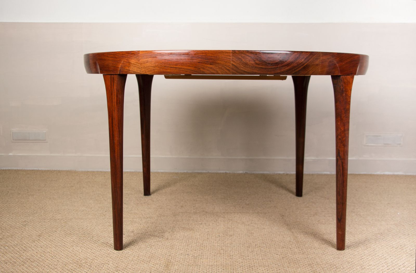 Danish Extendable Dining Table In Rosewood By Ib Kofod Larsen For Faarup Mobelfabrik 1960. photo for sale