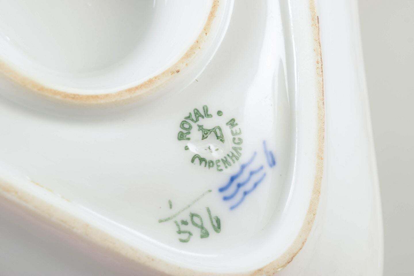 Royal Copenhagen, Blue Fluted Half Lace. Rare Tricorn Sauce Boat, 1920s photo Home Decor