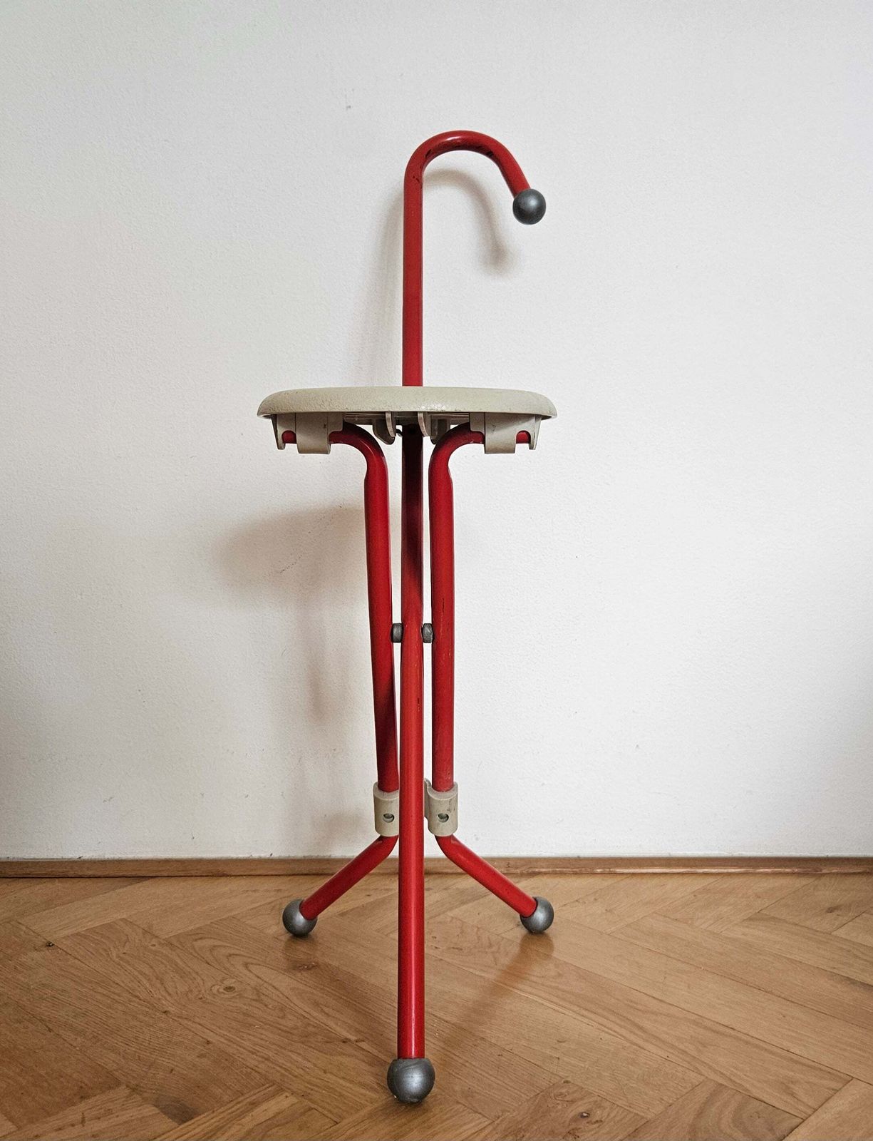 Mid-century Ulisse opklapbare kruk, ontworpen door Ivan Loss, Sandrigarden, Italië, 1981 photo furniture