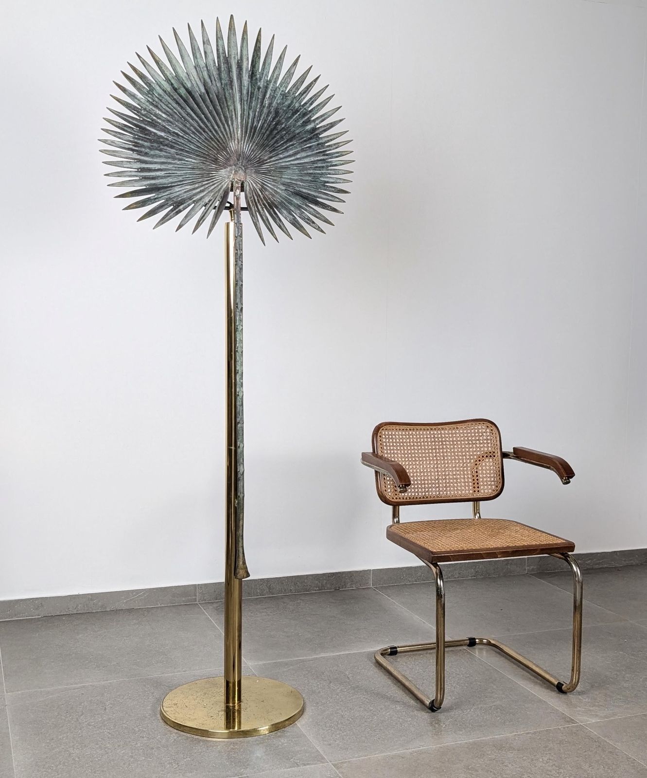 Lampadaire sculptural Valenti en bronze et laiton, feuille de palmier, années 1970