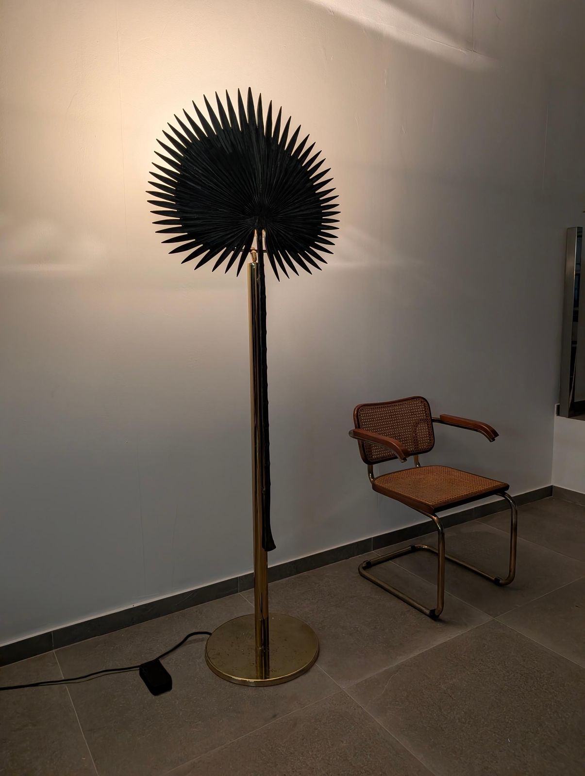 Sculptural Palm Leaf Bronze And Brass Floor Lamp, Valenti, 1970s photo for sale