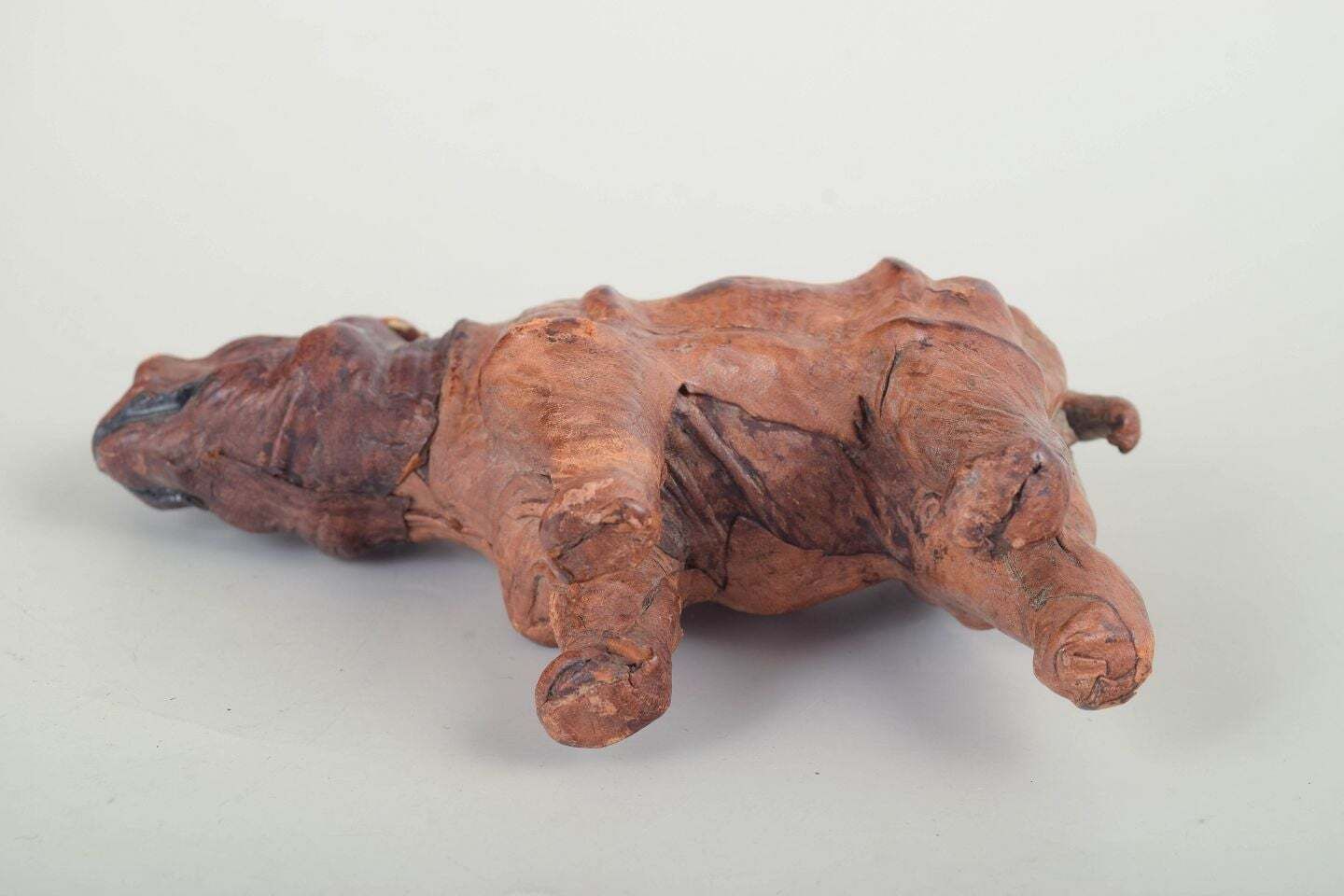 Omersa voor Liberty & Co., London. Klein leren neushoornfiguur. Midden 20e eeuw. photo Woonaccessoires